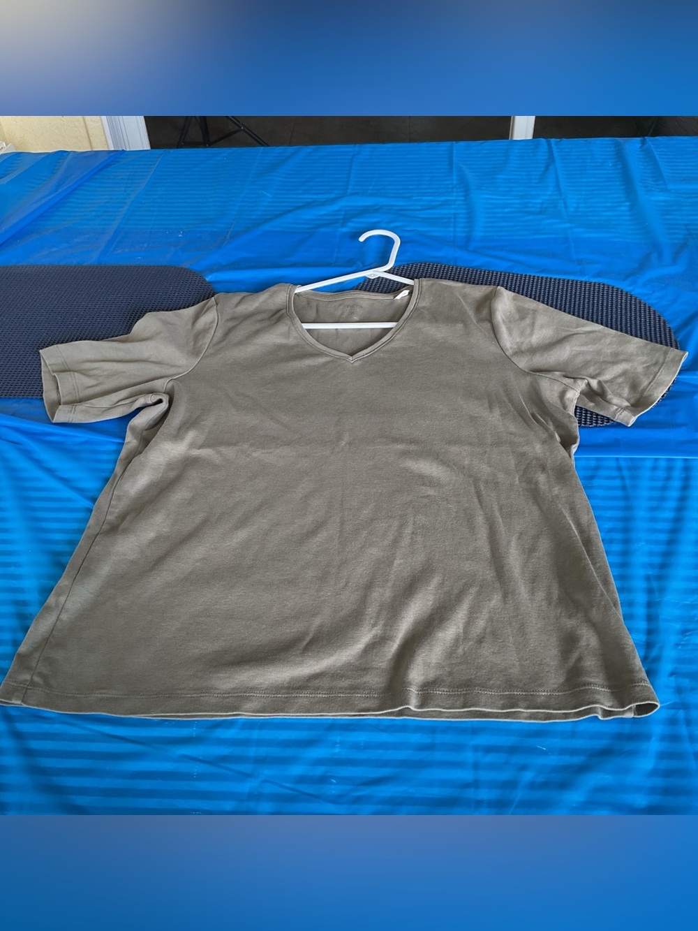 Chico's Olive Green V-Neck Tee Size 3 Chico size